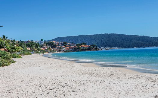 comprar apto 2 quartos em bombinhas