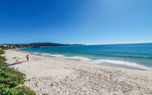 comprar apto 2 quartos em bombinhas