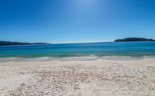 comprar apto 2 quartos em bombinhas