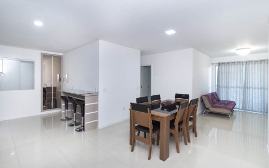 comprar apto 2 quartos em bombinhas