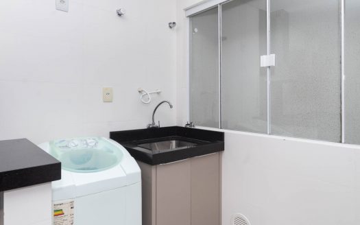 comprar apto 2 quartos em bombinhas