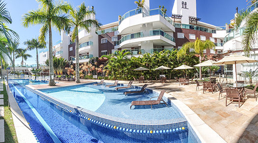 Apto com 3 dormitórios a venda em Bombinhas com área de lazer