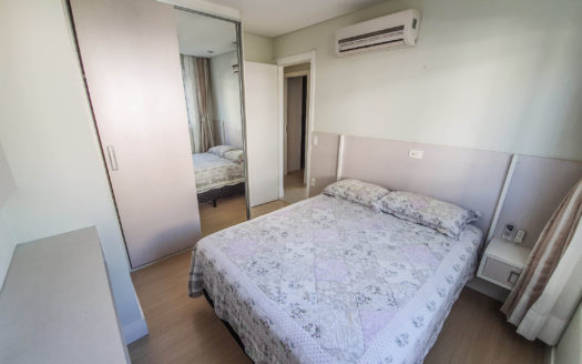 Apto com 3 dormitórios a venda em Bombinhas com área de lazer