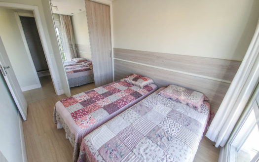 Apto com 3 dormitórios a venda em Bombinhas com área de lazer