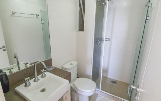 Apto com 3 dormitórios a venda em Bombinhas com área de lazer