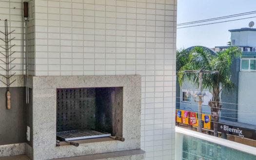 Apto com 3 dormitórios a venda em Bombinhas com área de lazer