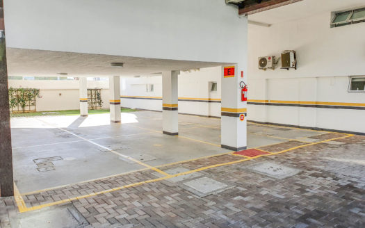 Apto com 3 dormitórios a venda em Bombinhas com área de lazer