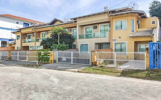 Casa a venda em Bombinhas